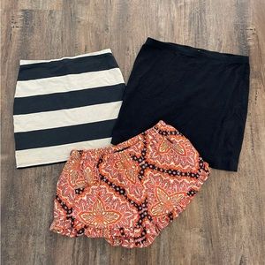 Set of 3 medium bottoms. 2 skirts, 1 pair of shorts. $15